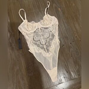 Babaton Lace Chemise in Cream
